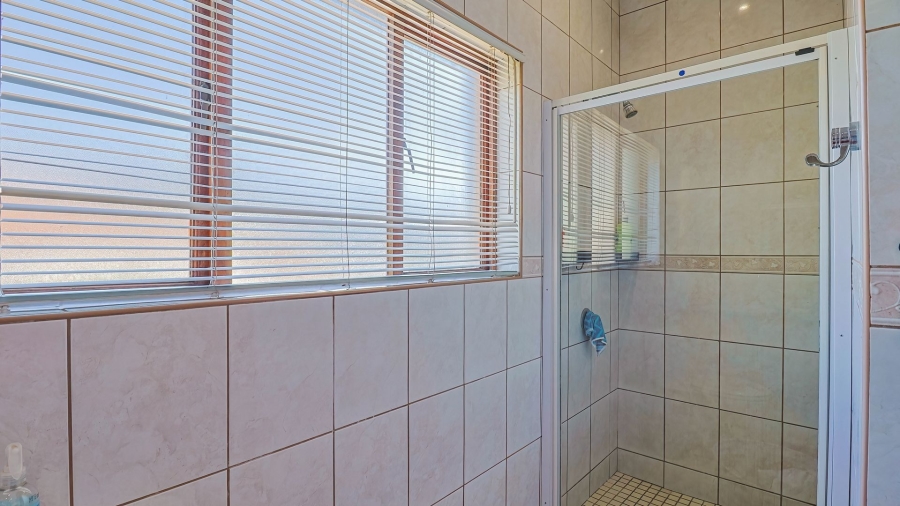 4 Bedroom Property for Sale in Boschdal North West
